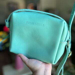 Portland Leather Mesa Crossbody Bag - MINT